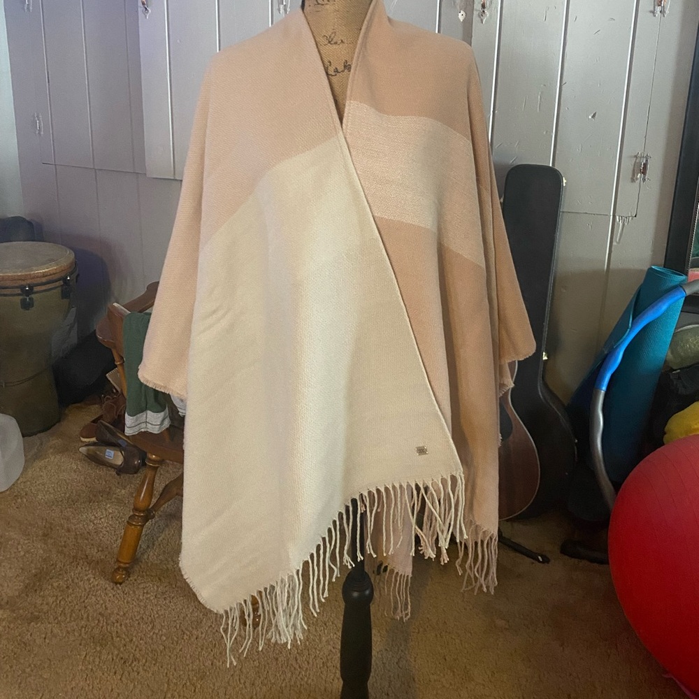 The perfect scarf-cardigan crossover by SOIA & KYO